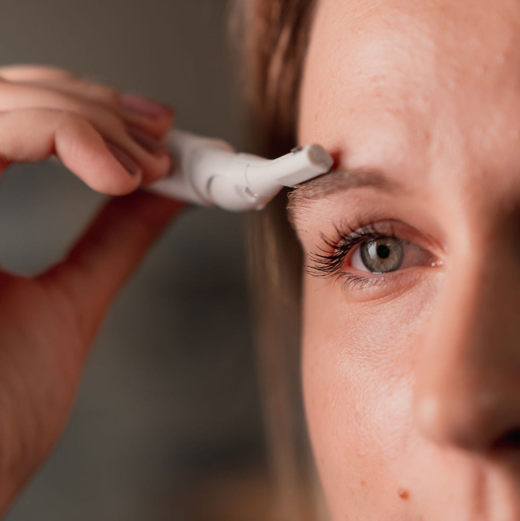 Scandinavian Collection – Elektrisk øjenbrynstrimmer